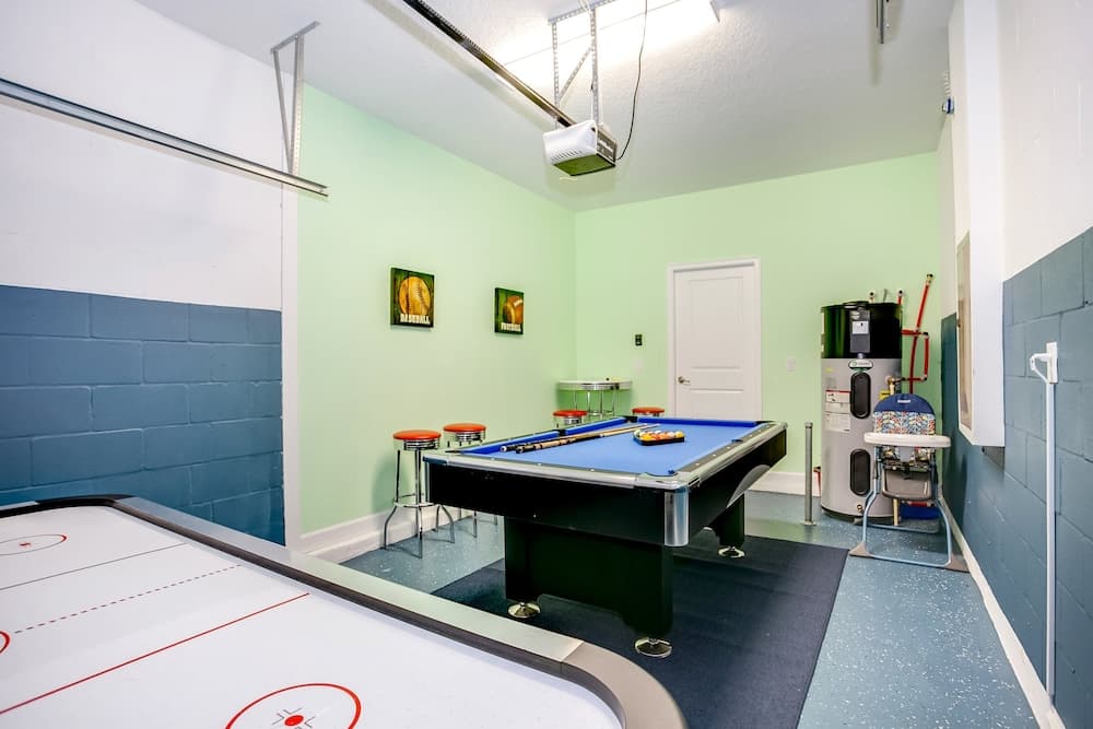 5 Bdrm Gated Golf Community Villa