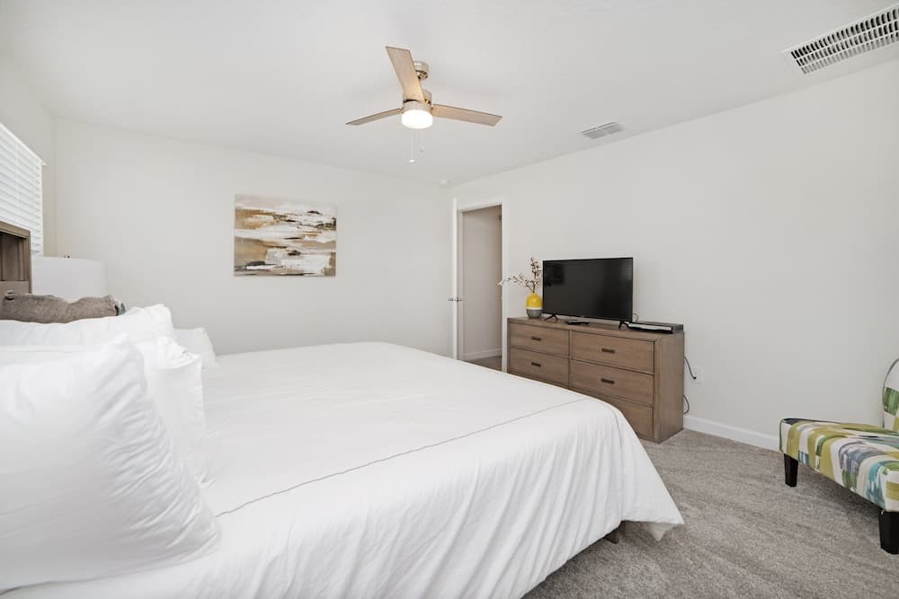 4 Bedroom Storey Lake Vacation Home