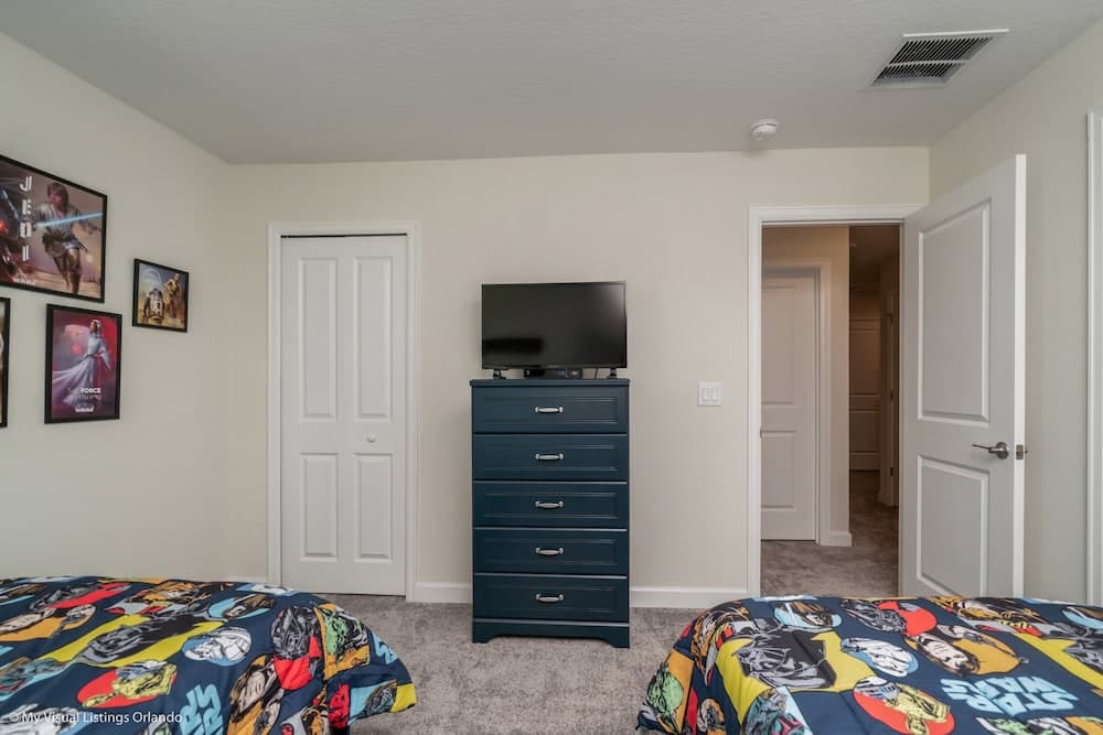 9 Bdrm5 Bathchampions Gate