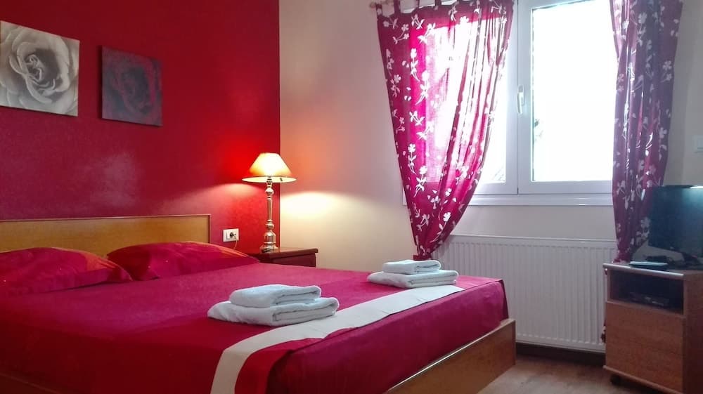 Luxury Cozy Villa With Garden Near The Sea