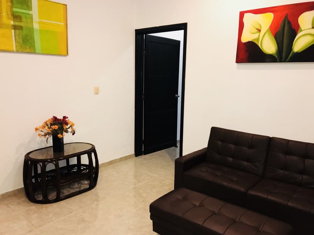 5th Avenue 3 People Balcony Apartment