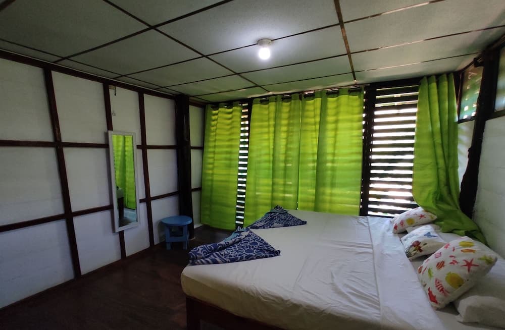 Playa Hermosa Ecolodge