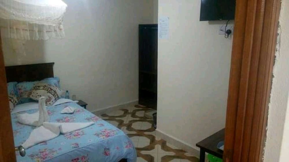 The Loop Guest House and Restaurant