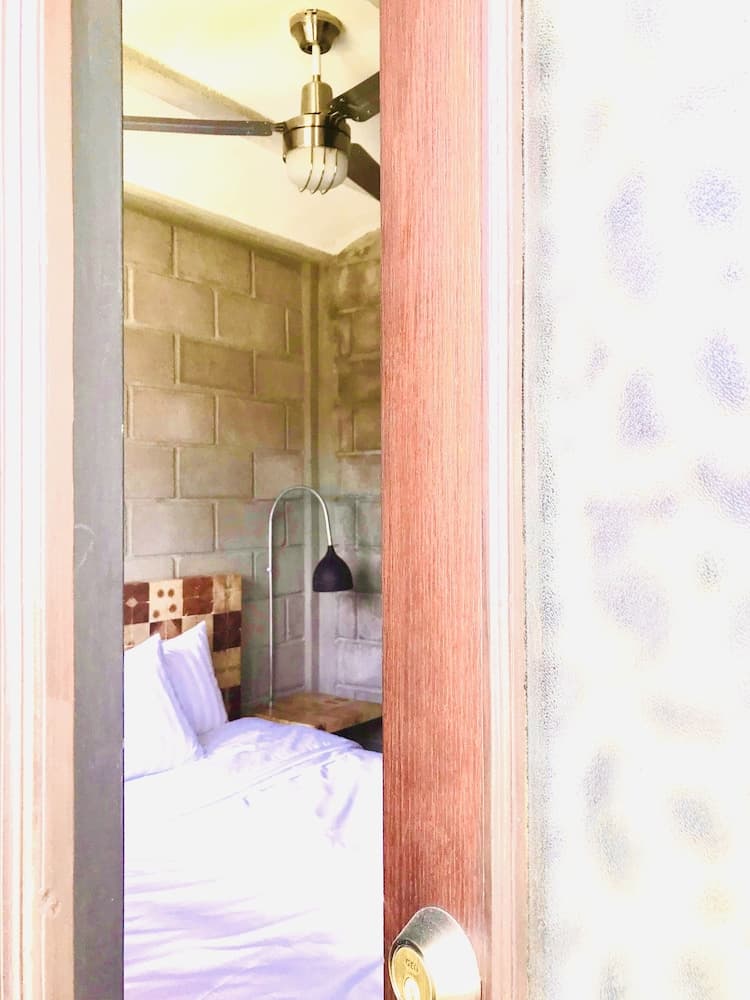 Cálido Cosmos Hotel