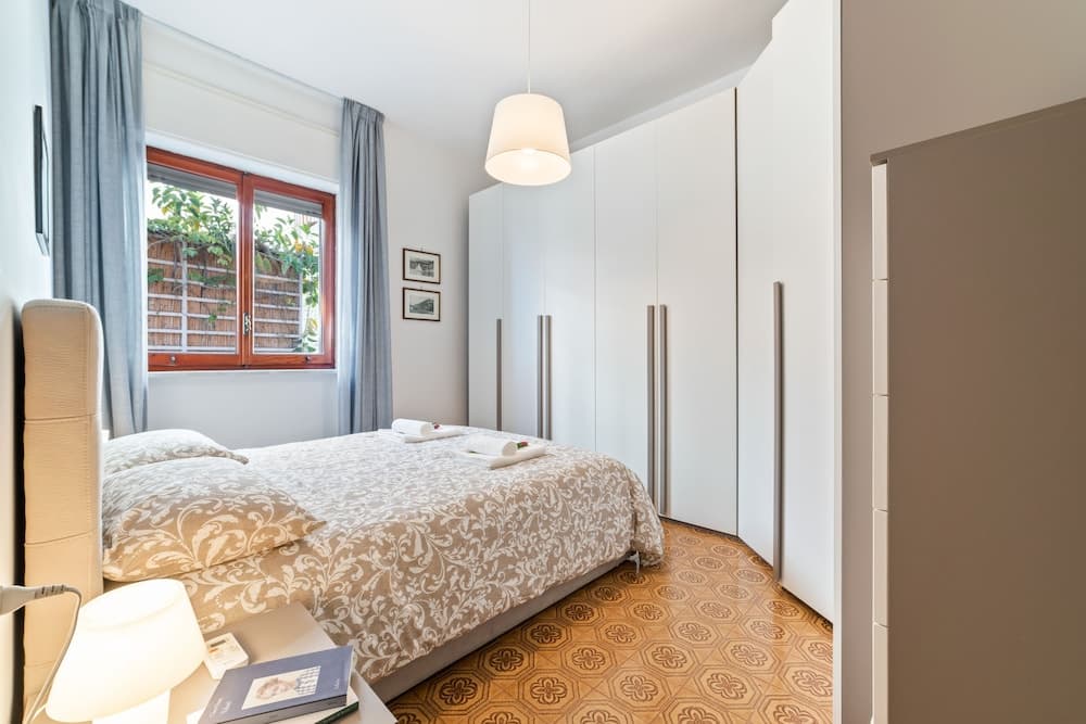 Vietri sul Mare Roomy Flat with Parking