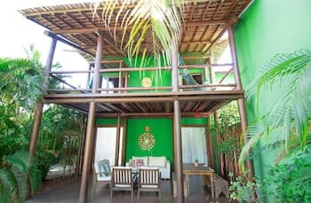 IT04 Bangalo Duplex 3 Suítes Pe na Areia