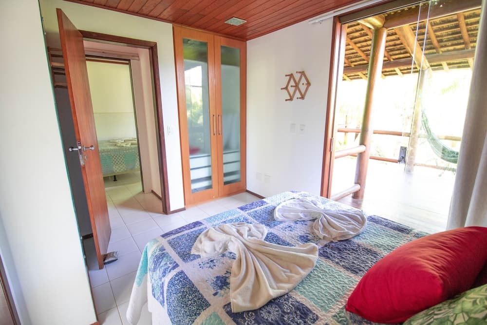 IT04 Bangalo Duplex 3 Suítes Pe na Areia