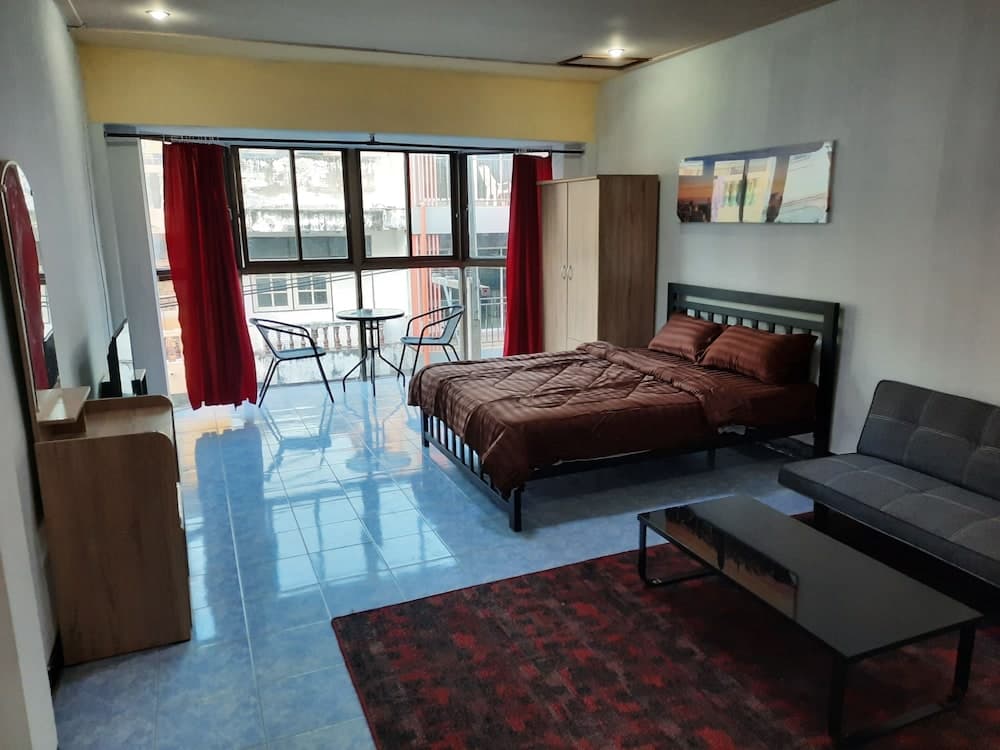 RD Hostel & Restaurant