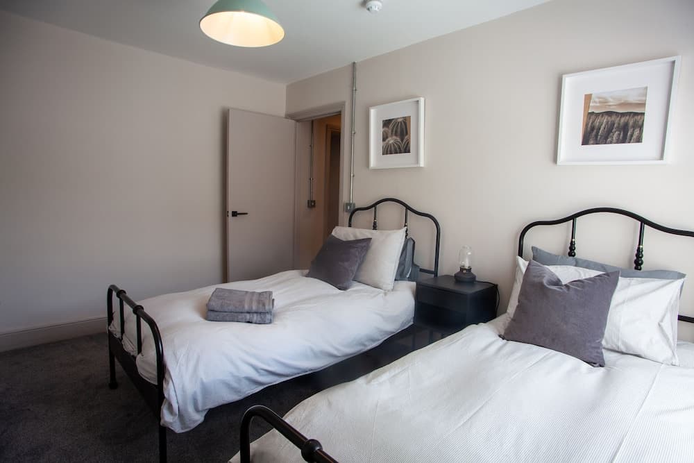 Oxford Street Grand Apartment