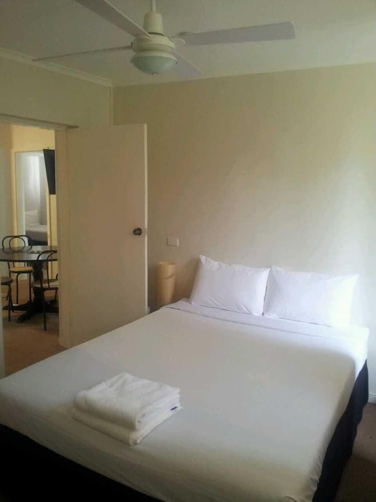 Blue Pacific Motel Swansea