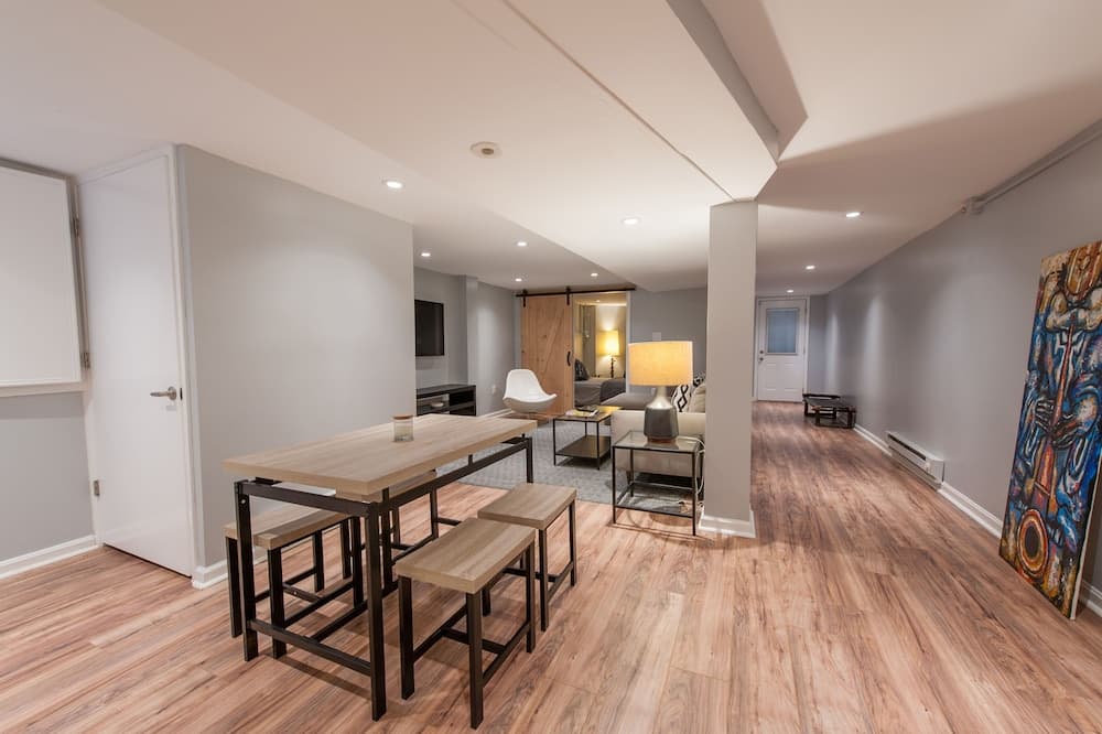 Honey Suite - Luxury Bed - Peaceful and Quiet Central D.C.