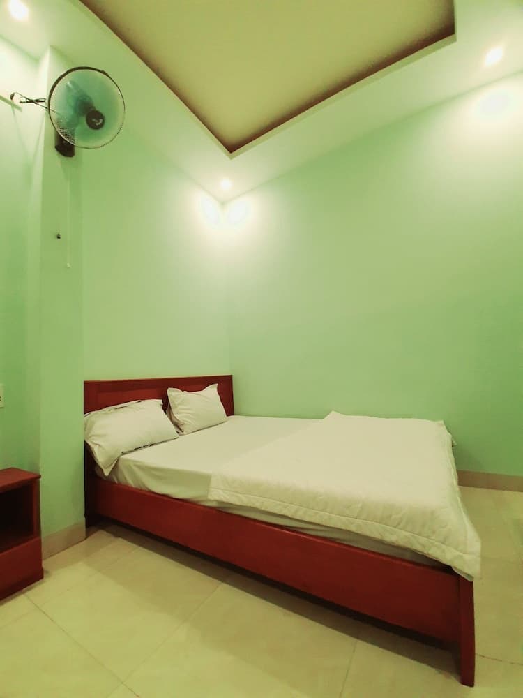 OYO 1054 Rong Vang Hotel