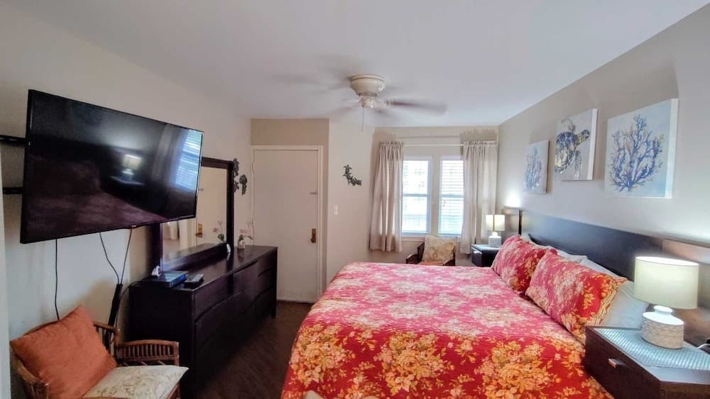 Gulfpoint 1303 2 Bedroom Condo by RedAwning