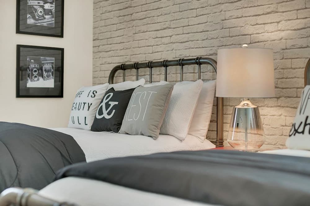 5 Bedroom Single Family @ Storey Lake Resort Close to Disney 4759