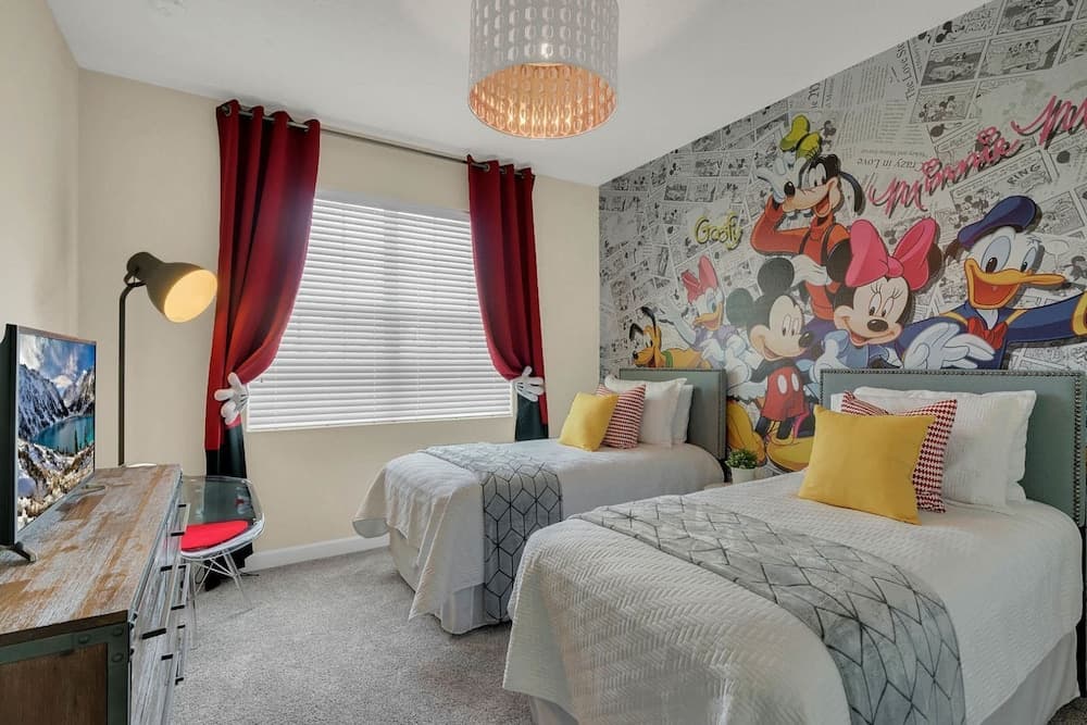 5 Bedroom Single Family @ Storey Lake Resort Close to Disney 4759