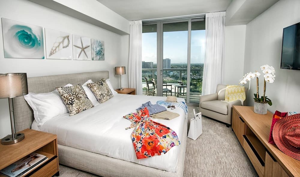 1909 MIami Hallandale BeachWalk Resort 57723