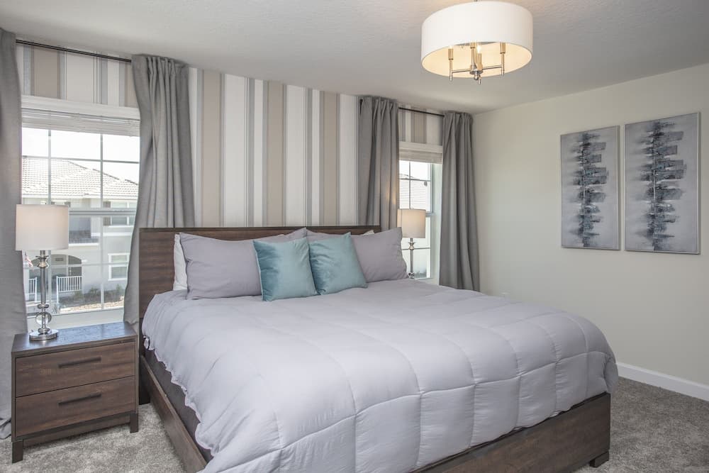 4983 Storey Lake Resort 63109 / 63373