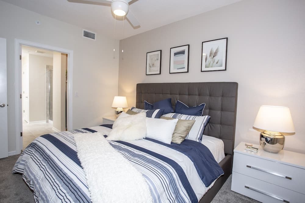 306 Storey Lake Resort 77261/77287