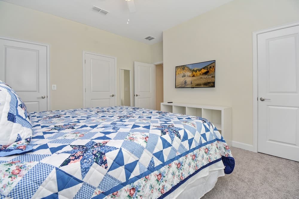 4896 Storey Lake Resort 47076/53721