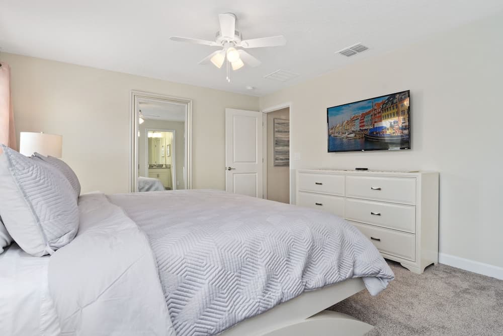 4908 Storey Lake Resort 60407 / 61622