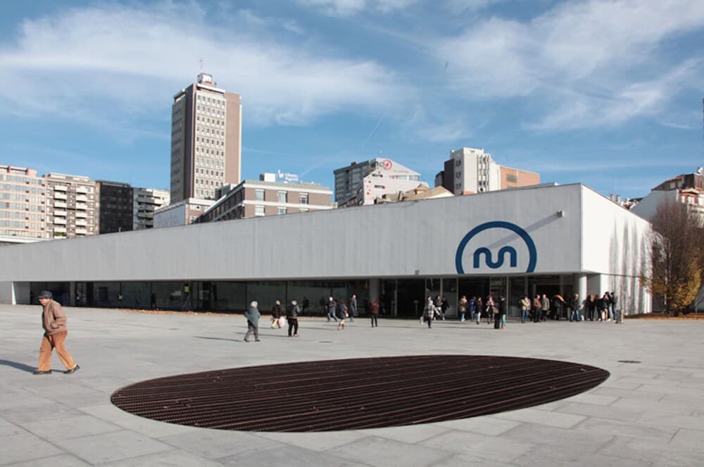 Bianc1 · Light-filled Apartment With Garden Downtown