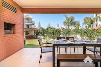 Palm02 · Palm Village Apartment 2 3BD · A/C · Terrace