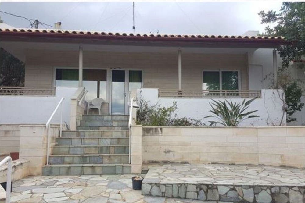 Villa in Hersonissos With Lush Garden