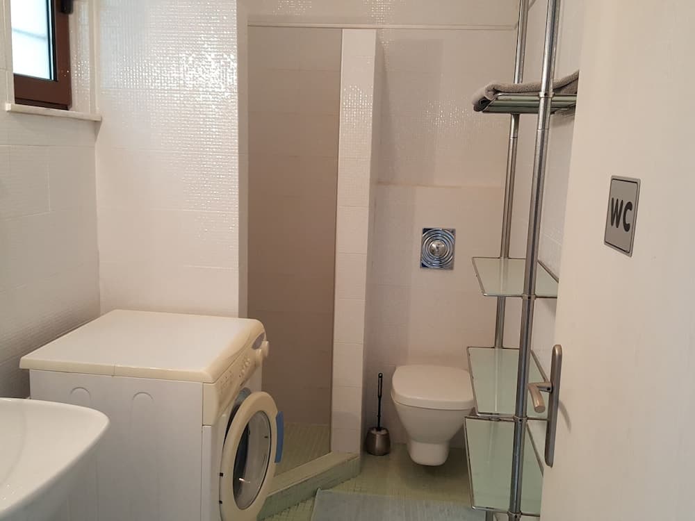 Splendid Holiday Home With Swimming Pool