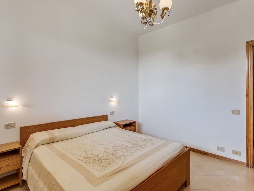 Apartment in Tuoro sul Trasimeno With Pool