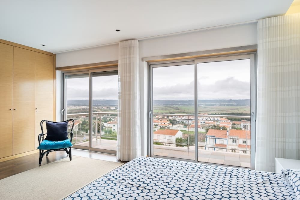 Attractive Villa in Salir Do Porto