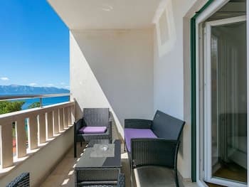 Contemporary Apartment in Drvenik With Balcony