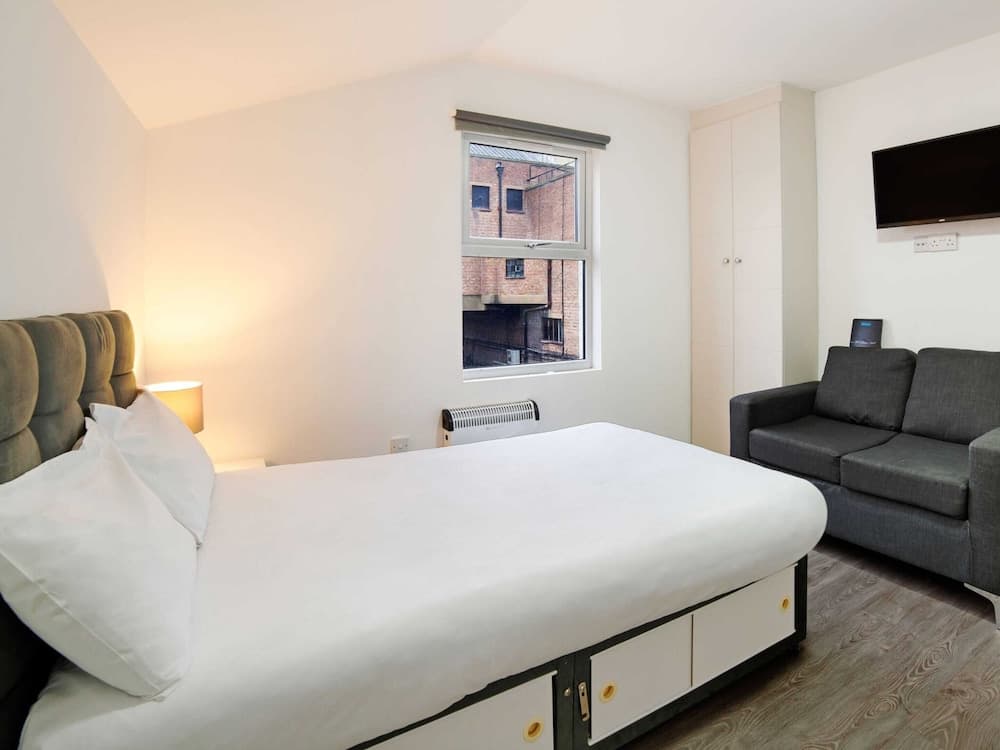 Modern Studio in London Near Wimbledon Park