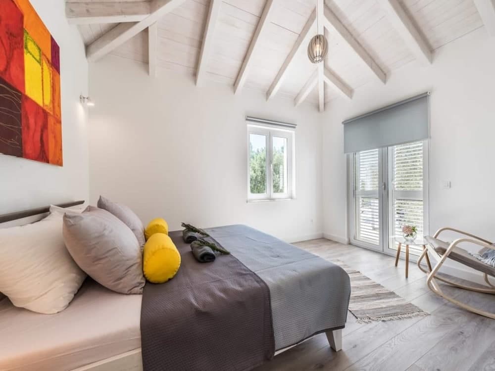 Villa in Debeljak With Pool Near the Sea