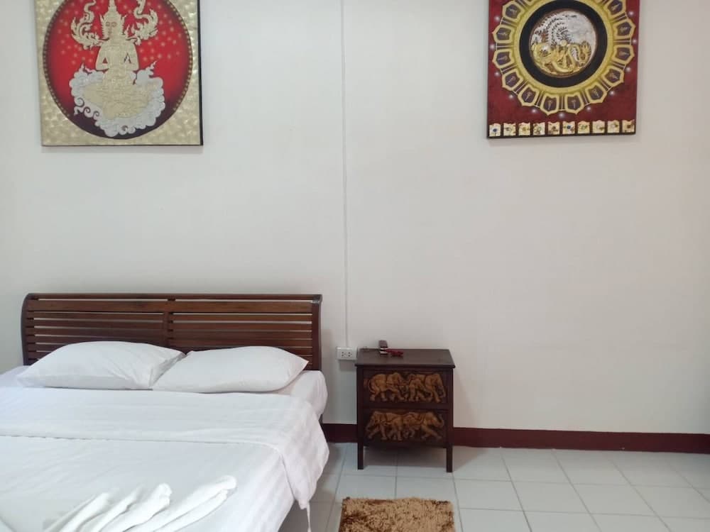 CAPITAL O923 Elephant at baan Tawai