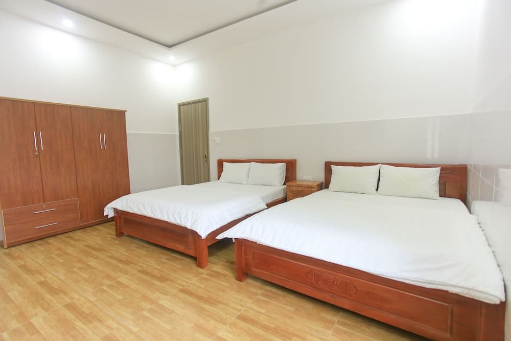 OYO 1068 Fussa Hostel And Apartment