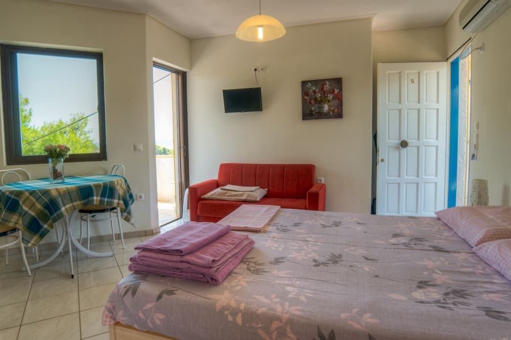 Casa Cicale Apartments & Studios