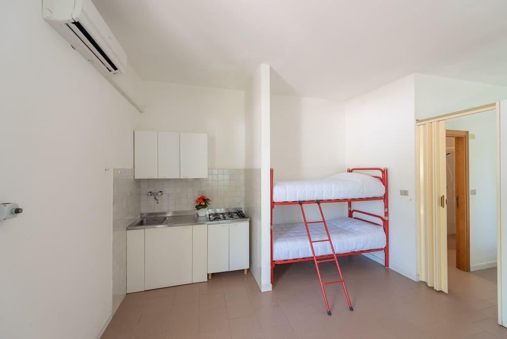 Club Del Sole Stork Family Collection