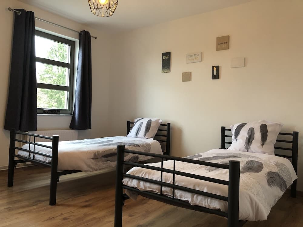 Scenic Cottage in Merlemont With Balcony