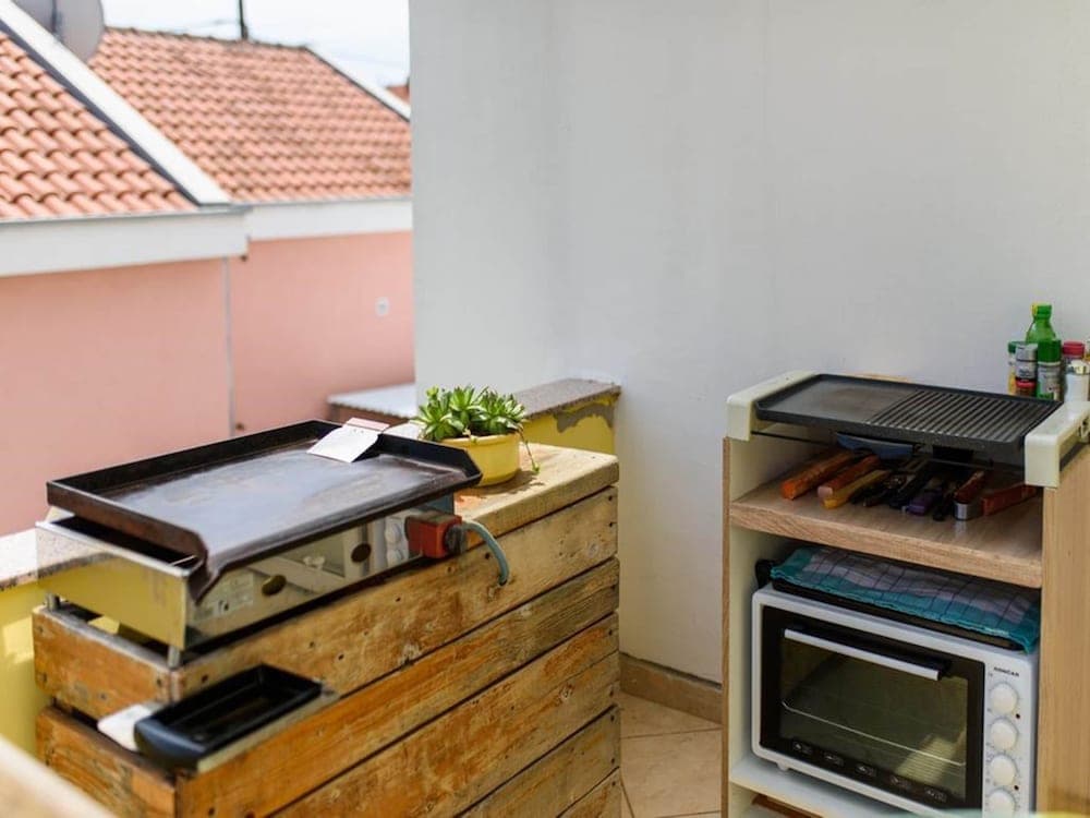 Homely Apartment in Sukošan near Sea