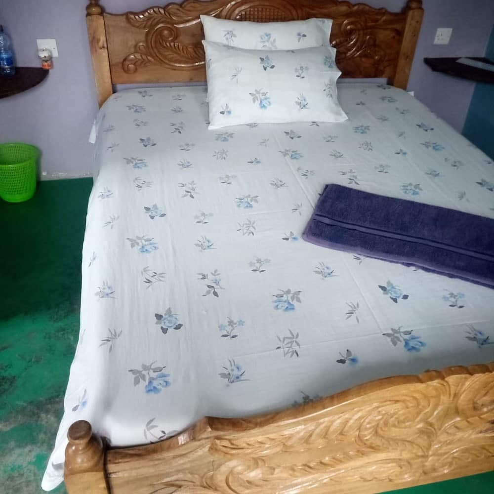 Mwaki-Mugi Hotel & Campsite