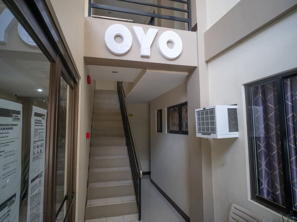 Super OYO 604 Chateau Cinco Dormitel - Hostel
