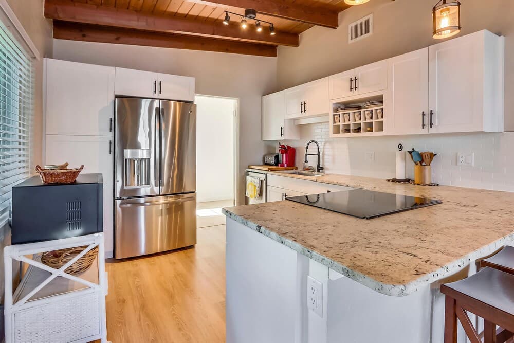 Bay Front Duplex 2br, Fishing Dock - Walk to Beach!