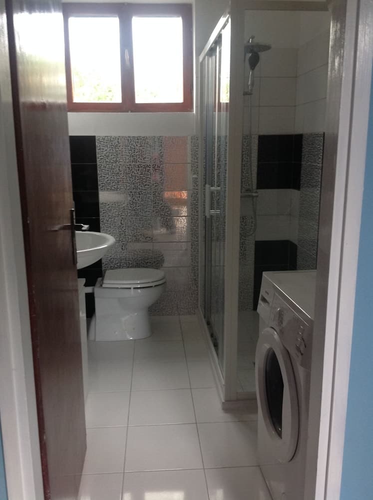 Apartment in Villa, big Garden, Private Pool, Close to Beach and Zadar Town