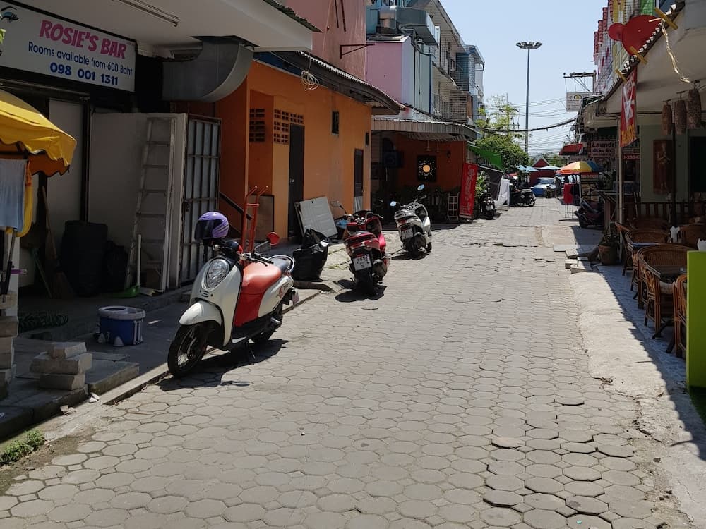 Ons Moeder Restaurant Guesthouse - 4 50 Meters to the Beach