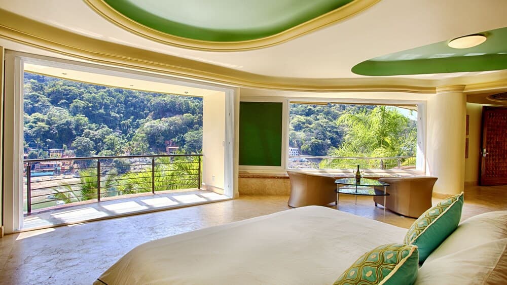 Luxury Master Suite With Beach, Ocean and Swimming Pool View