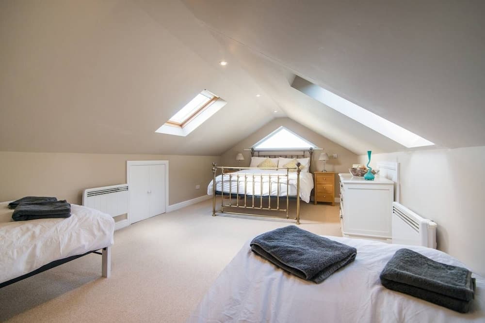 Super Spacious Barn Conversion With Free Wifi, Netflix Fireplace
