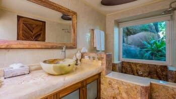 Elegant Suite With Beach View