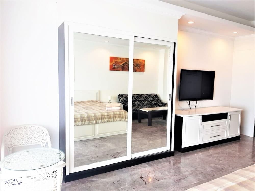 View Talay 8 Superb sea View Studio Apartment Pattaya