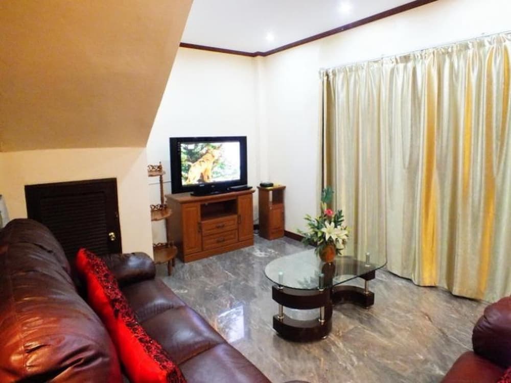 4 Bedroom Villa Walking Street 15 Min Ride Away