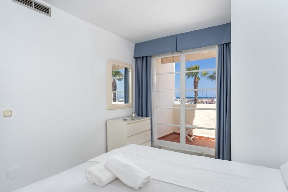 Stunning apartment in Puerto Marina